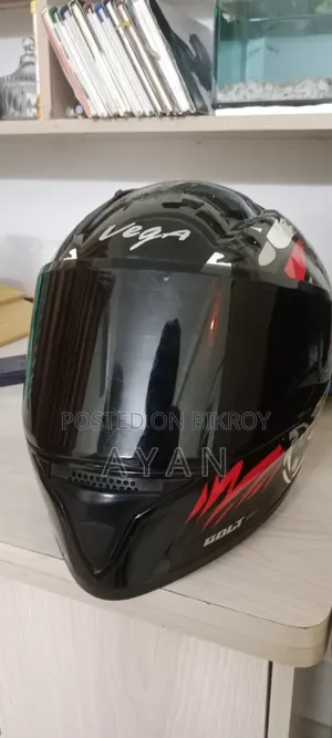 Helmet Vega