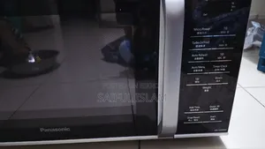 This oven is brand new, those who are interested can take it, it has been brought from Singapore.