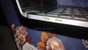 Laptop Apple MacBook Pro 2020 8GB Intel Core I5 SSD 256GB