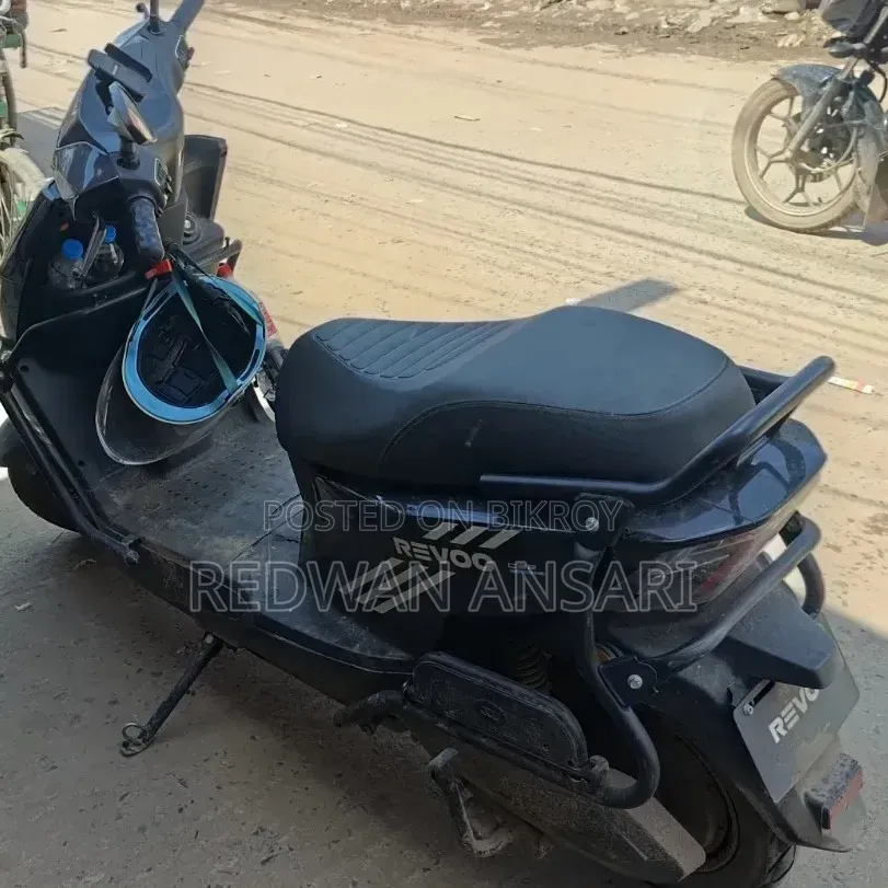 Revoo C32-Y 2025 Black