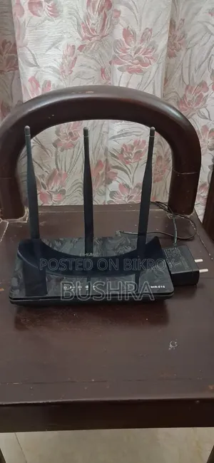 ডি-লিংক ডিআইআর-৮১৬ রাউটার; ৩ অ্যান্টেনা; ডুয়াল ব্যান্ড রাউটার