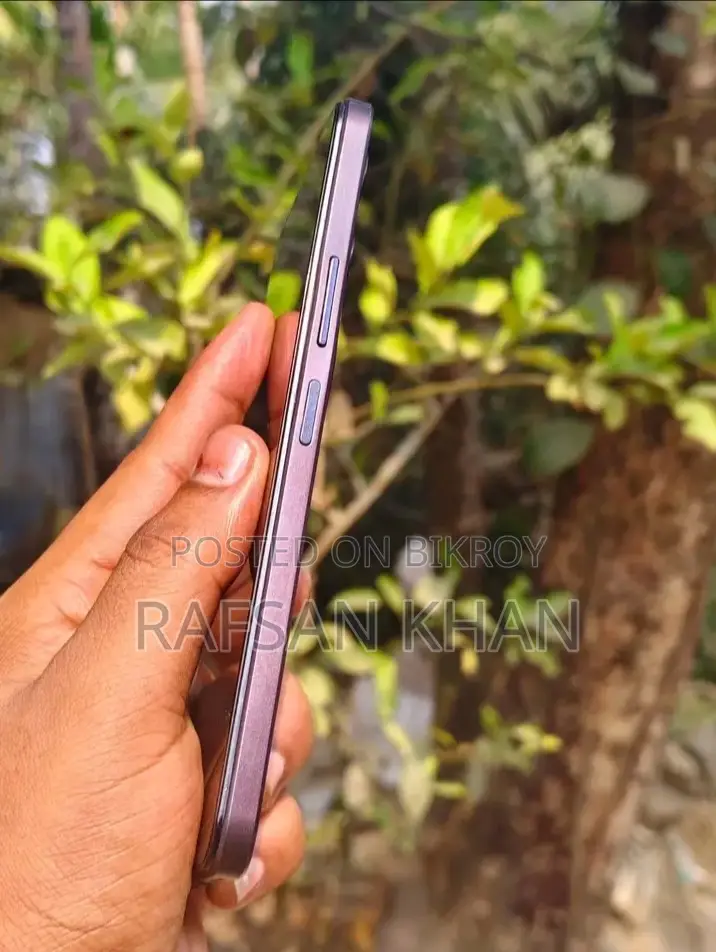 New Vivo Y28 128 GB Purple