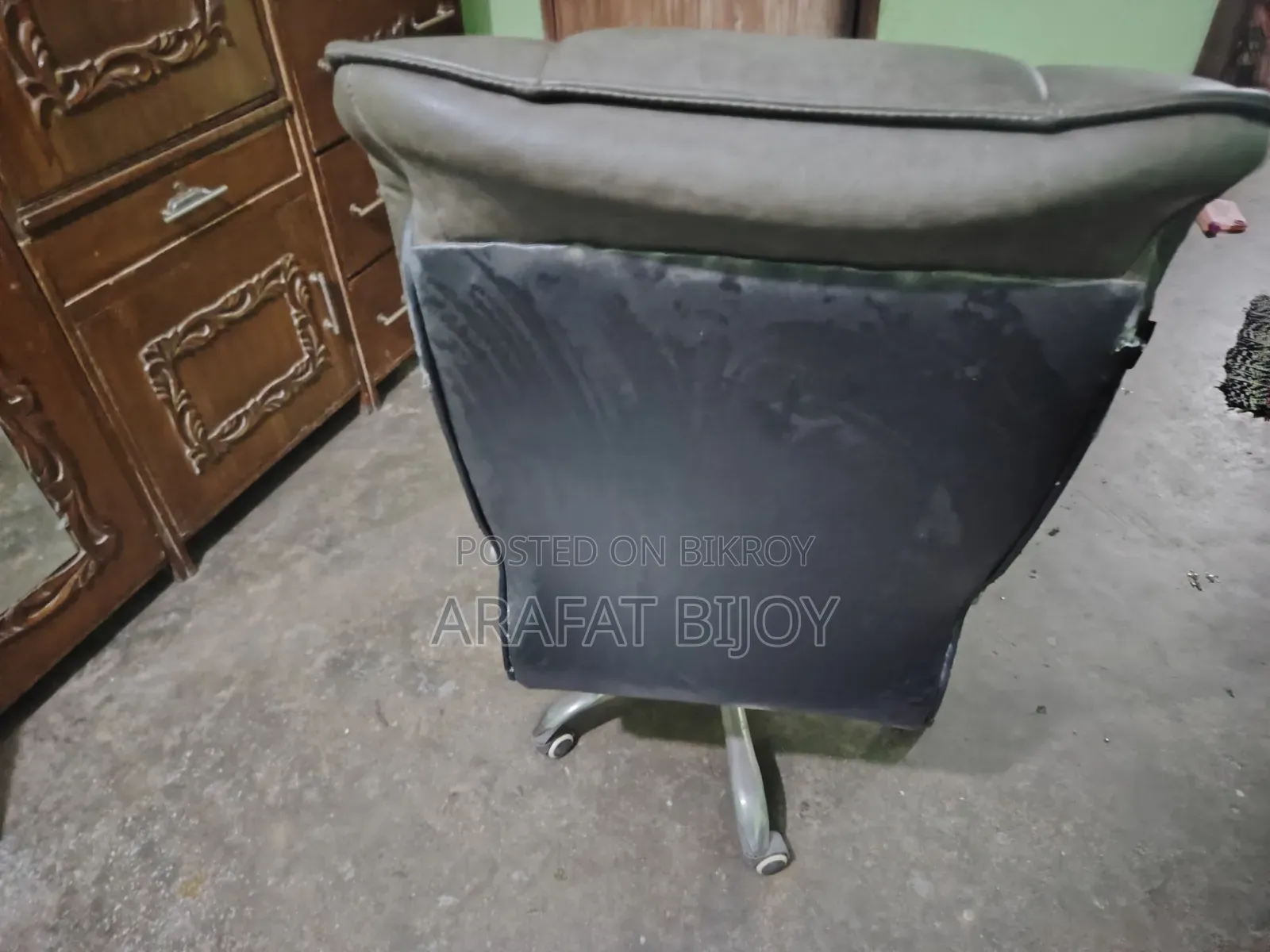 Boss Chair Urgent Sell