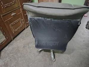 Boss Chair Urgent Sell