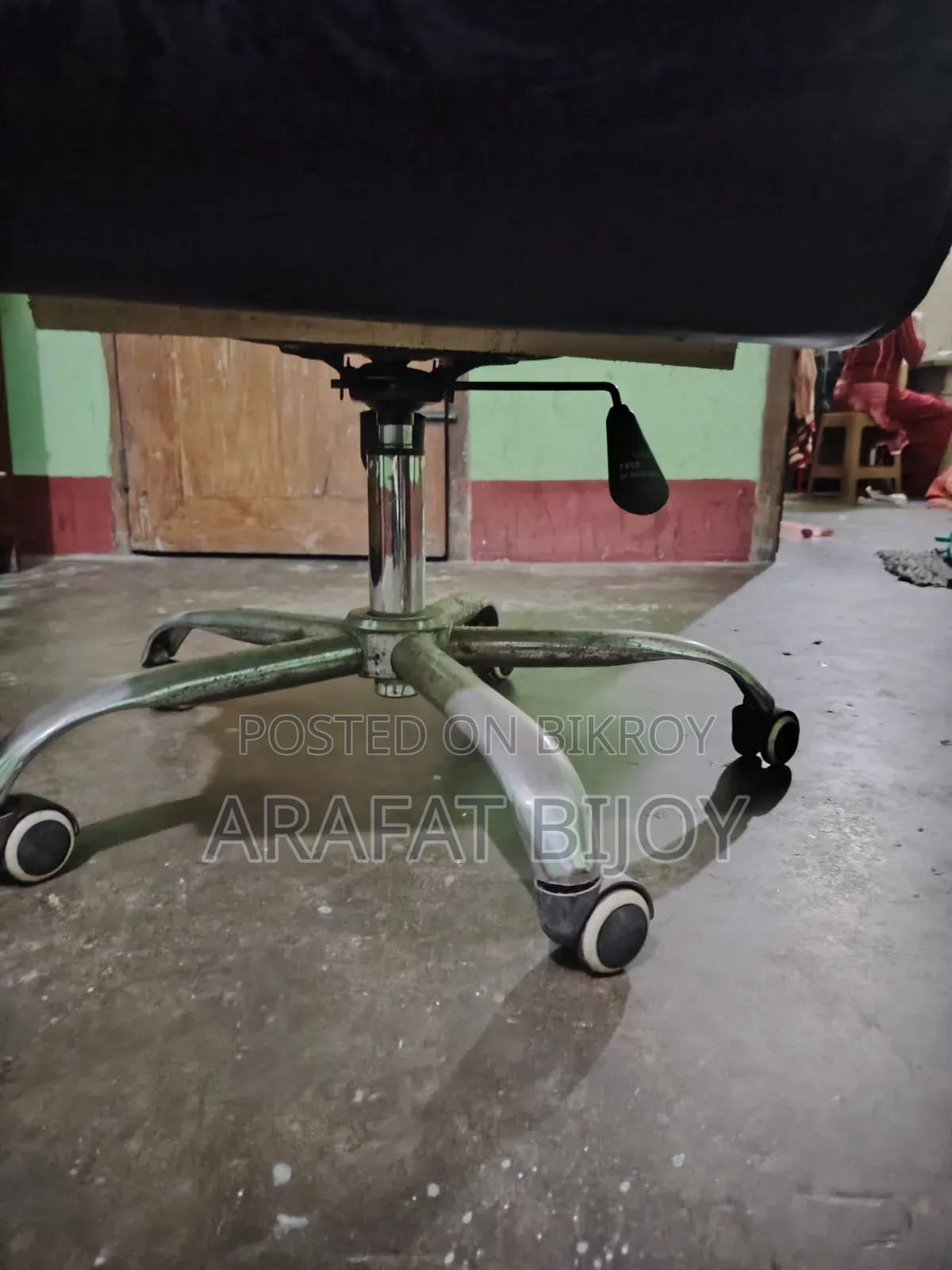 Boss Chair Urgent Sell