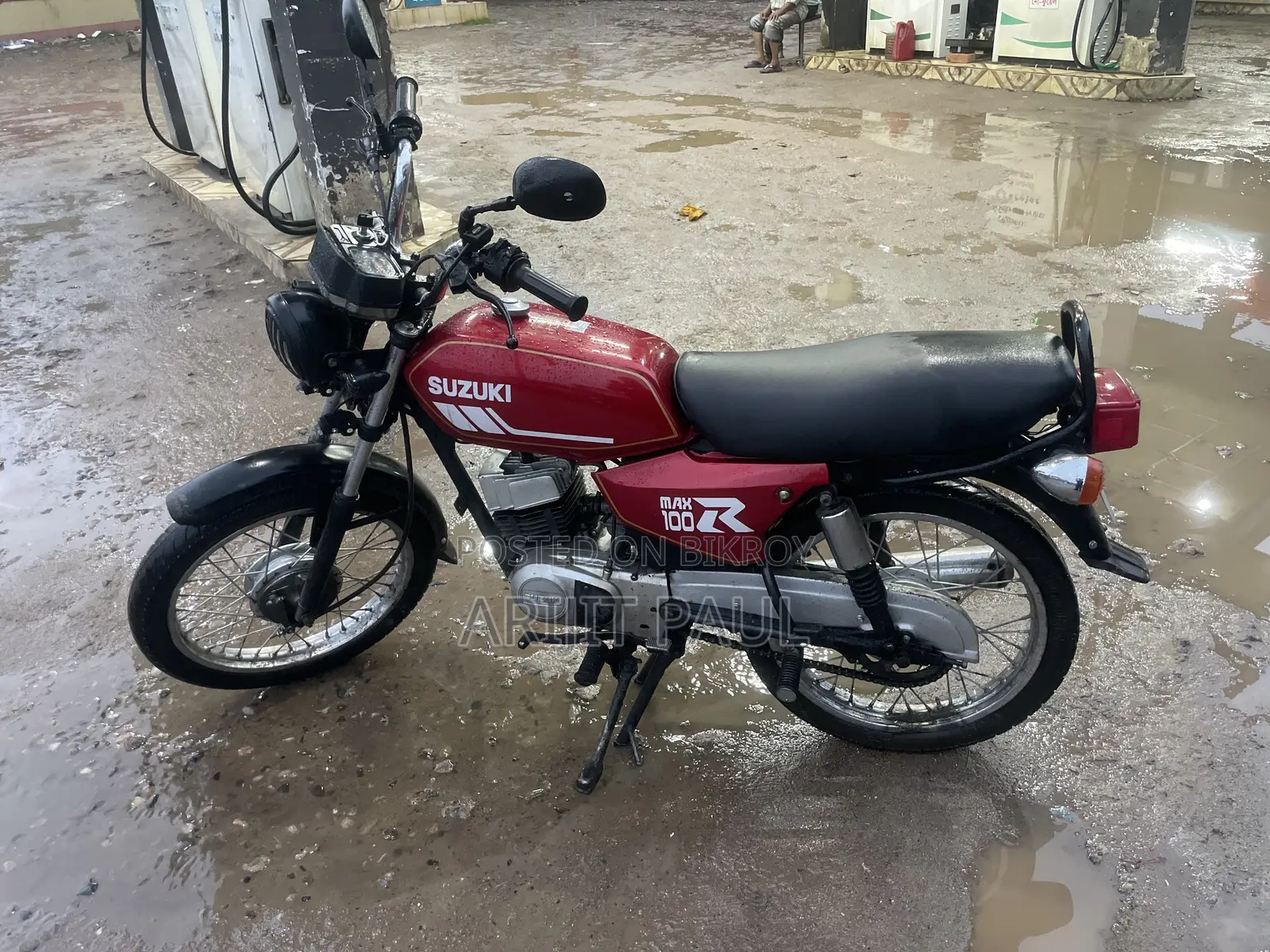 Suzuki 2001 Red