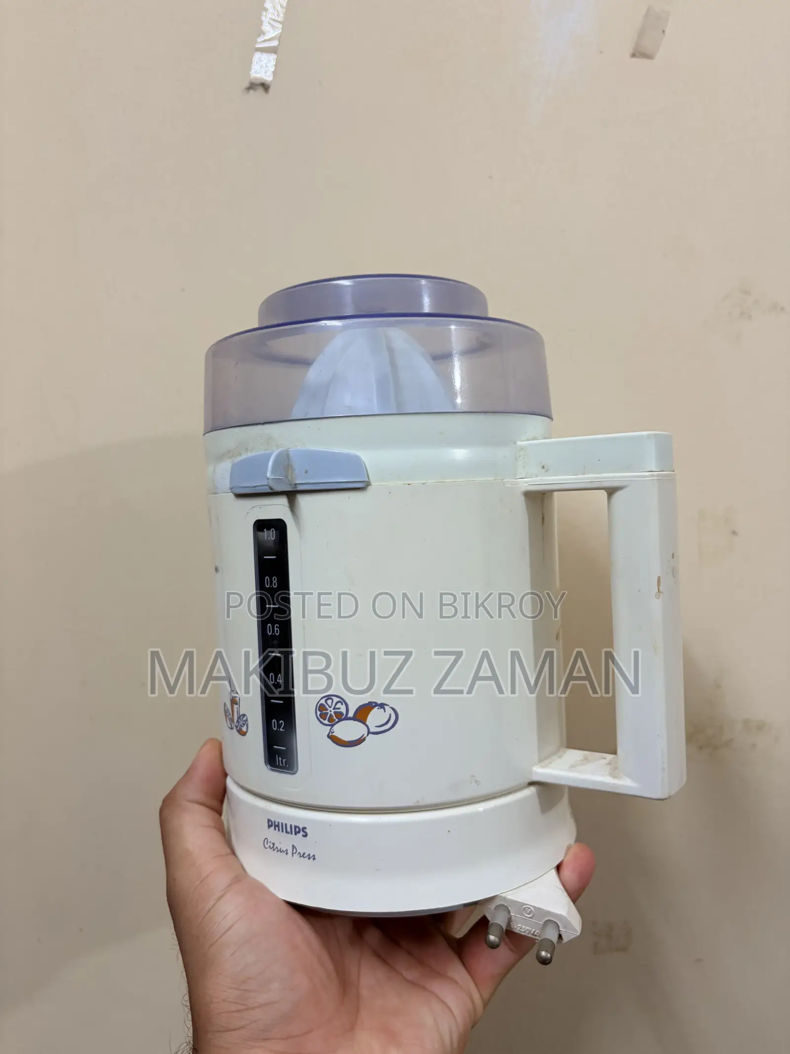 Combo- Sandwich Maker, Brand: Cello. Citrus Juicer, Brand: Phillips.