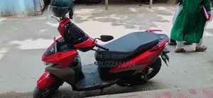 Hero Xoom 125 2026 Red