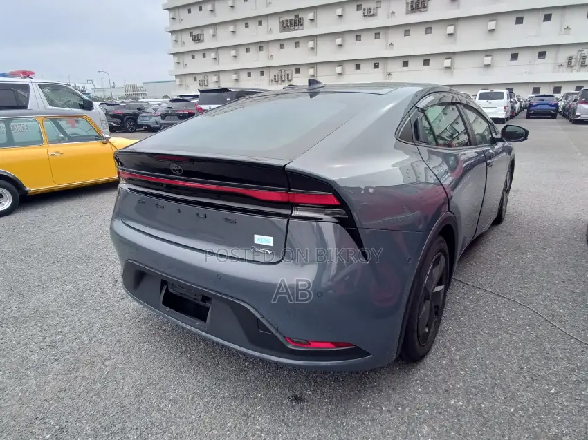 New Toyota Prius 2023 Gray