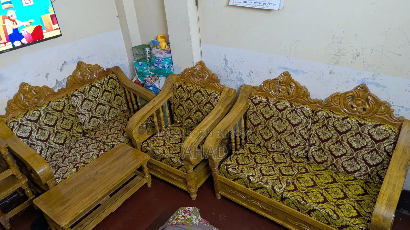2/2/1 Shagun Wood Sofa Used for Sale