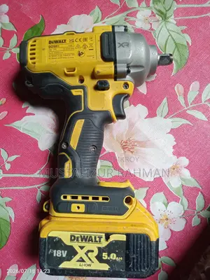 Original DEWALT DCF891 XR 18V Impact Wrench With 2 Battery Charger