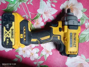 Original DEWALT DCF891 XR 18V Impact Wrench With 2 Battery Charger