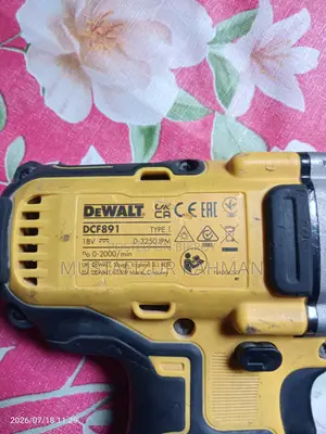 Original DEWALT DCF891 XR 18V Impact Wrench With 2 Battery Charger