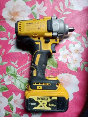 Original DEWALT DCF891 XR 18V Impact Wrench With 2 Battery Charger