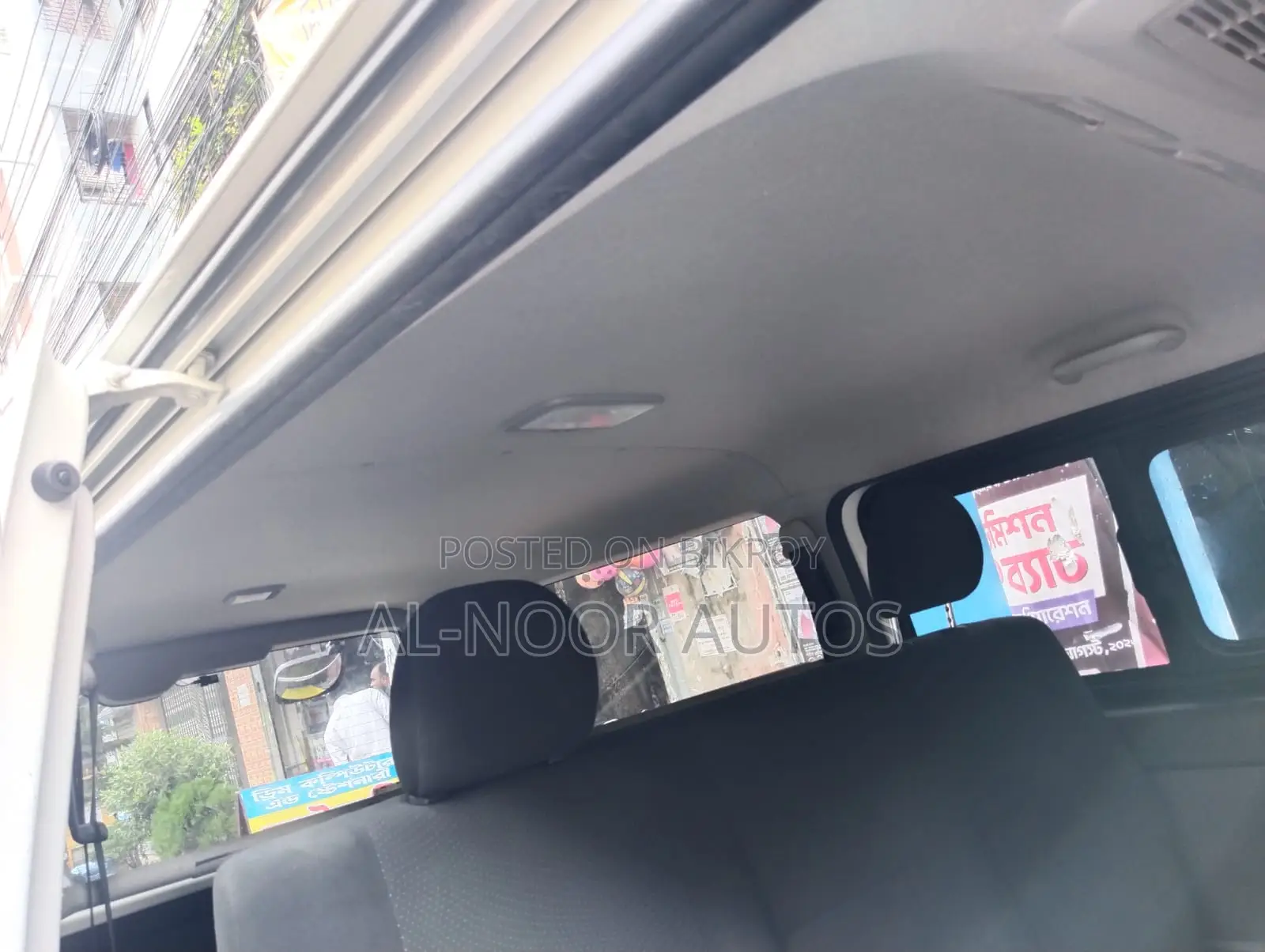 Toyota HiAce 2021 White