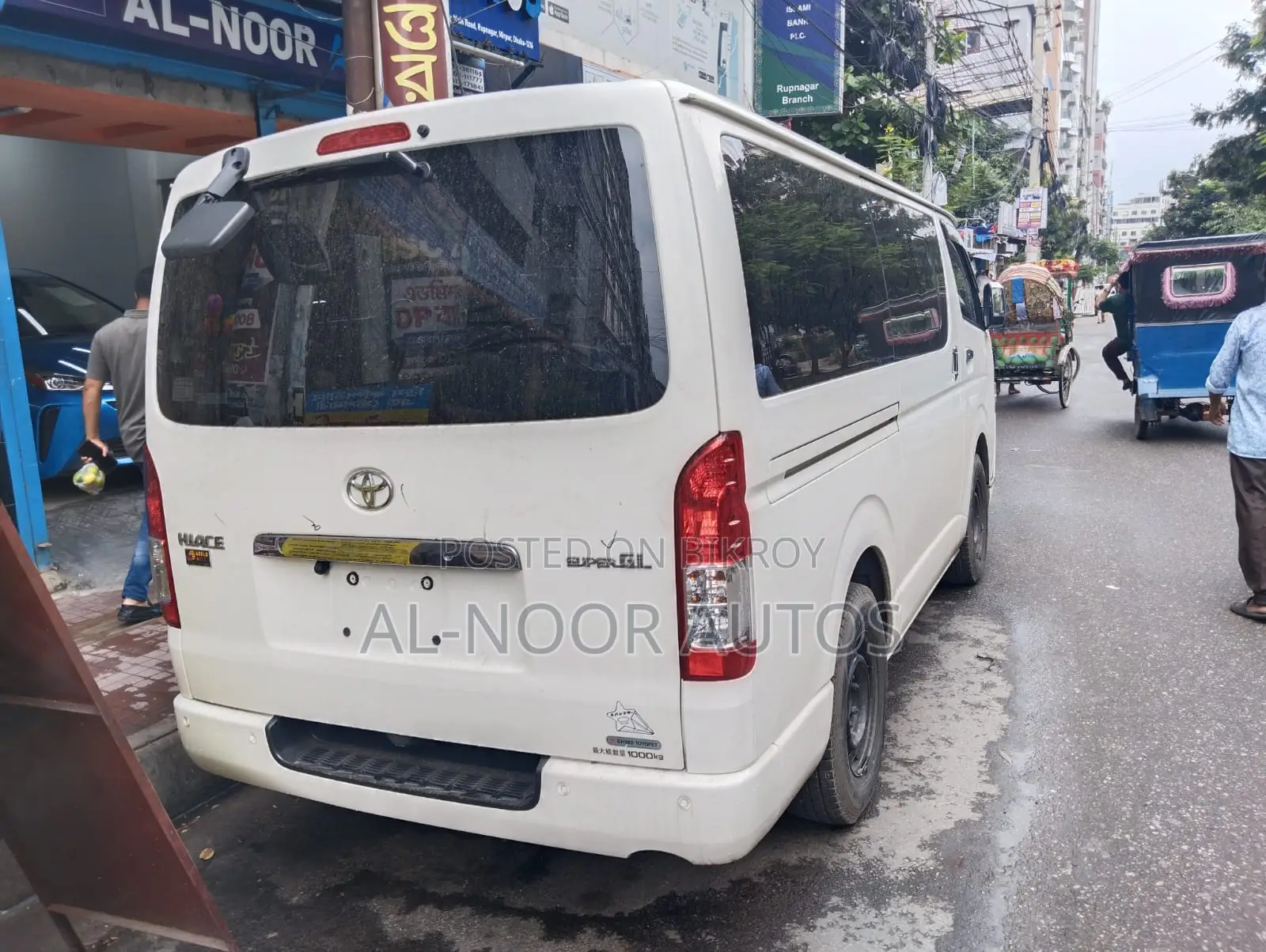 Toyota HiAce 2021 White