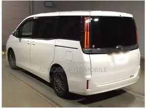 Toyota Noah 2021 Pearl