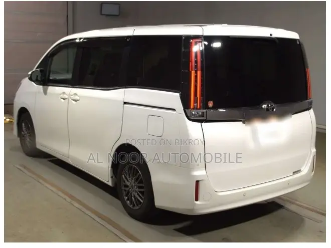 Toyota Noah 2021 Pearl