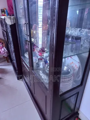 সেগুন কাঠের শোকেস