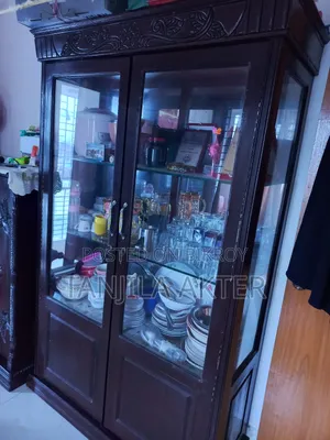 সেগুন কাঠের শোকেস