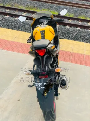 Suzuki GSR 2022 Yellow