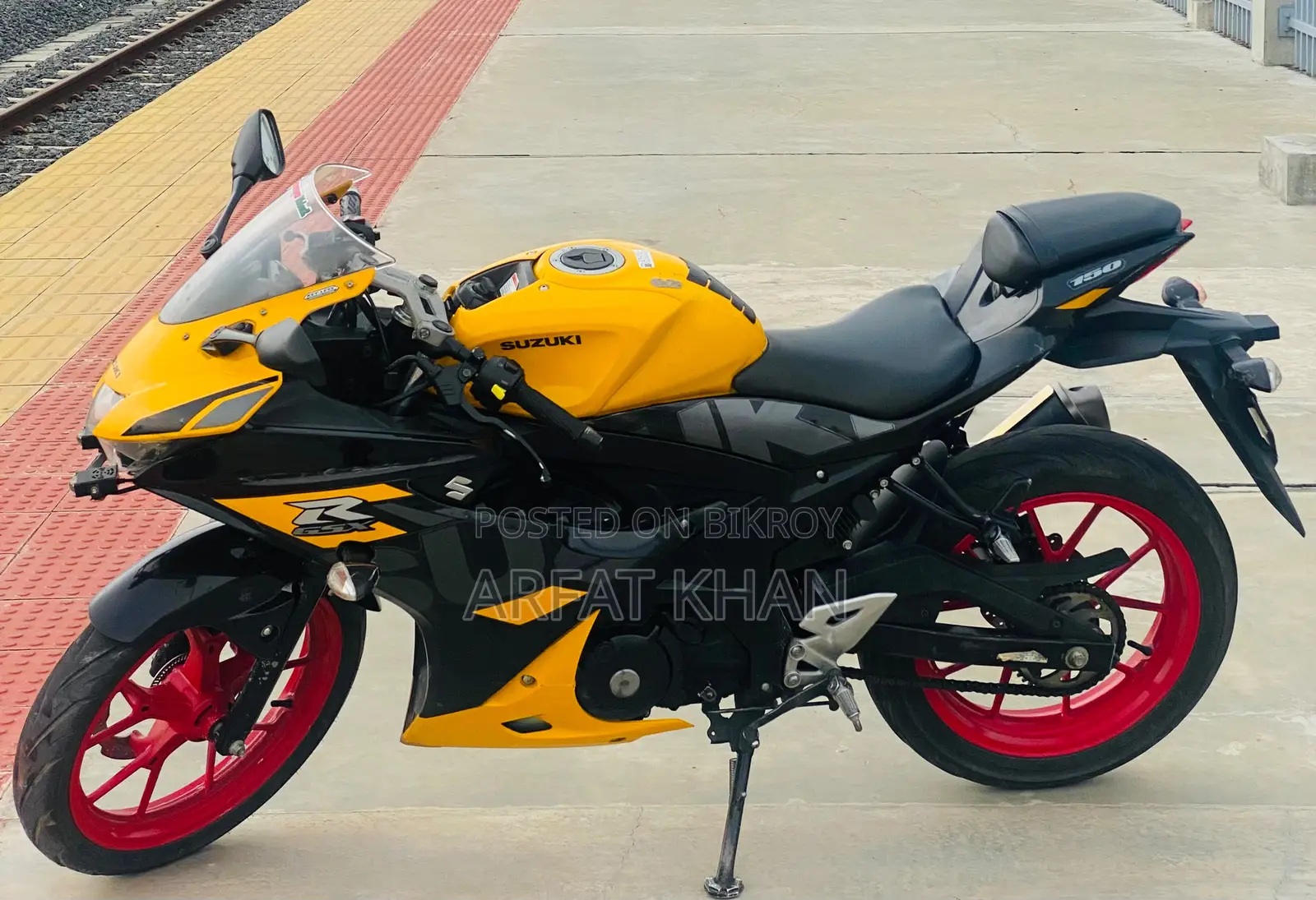Suzuki GSR 2022 Yellow