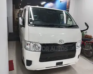 Toyota HiAce 2021 White