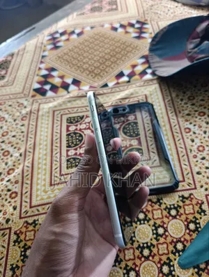Apple iPhone SE (2020) 64 GB White