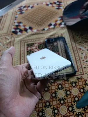Apple iPhone SE (2020) 64 GB White
