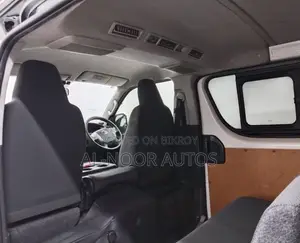 Toyota HiAce 2021 White