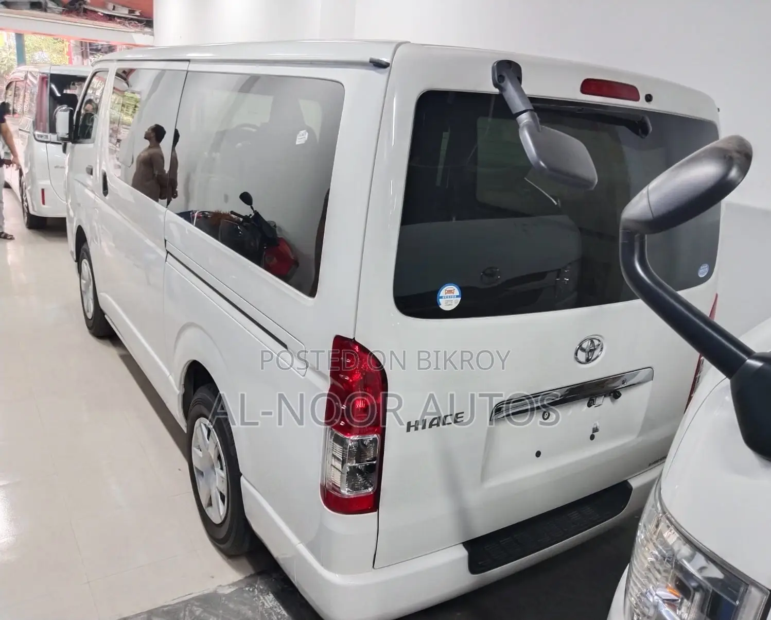 Toyota HiAce 2021 White