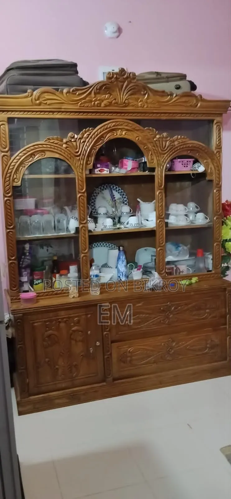 আকাশি কাঠের কেবিনেট
