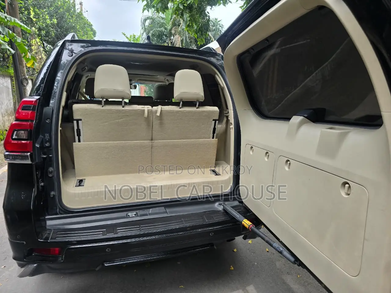 Toyota Land Cruiser Prado 2017 Black