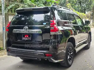 Toyota Land Cruiser Prado 2017 Black