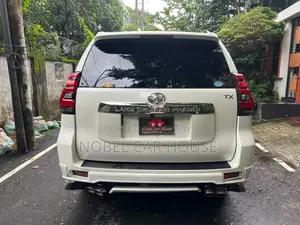 টয়োটা ল্যান্ড ক্রুজার প্রাডো ২০১৪ পার্ল