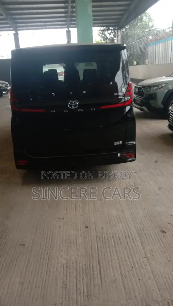 Toyota Noah 2023 Black