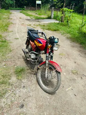 হোন্ডা ২০১৭ লাল