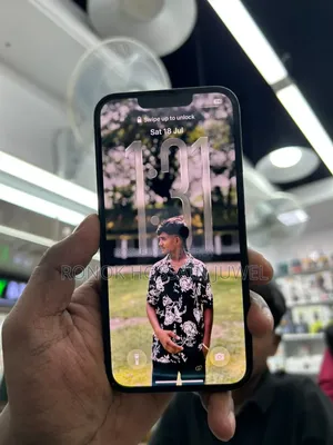 Apple iPhone 13 128 GB Green
