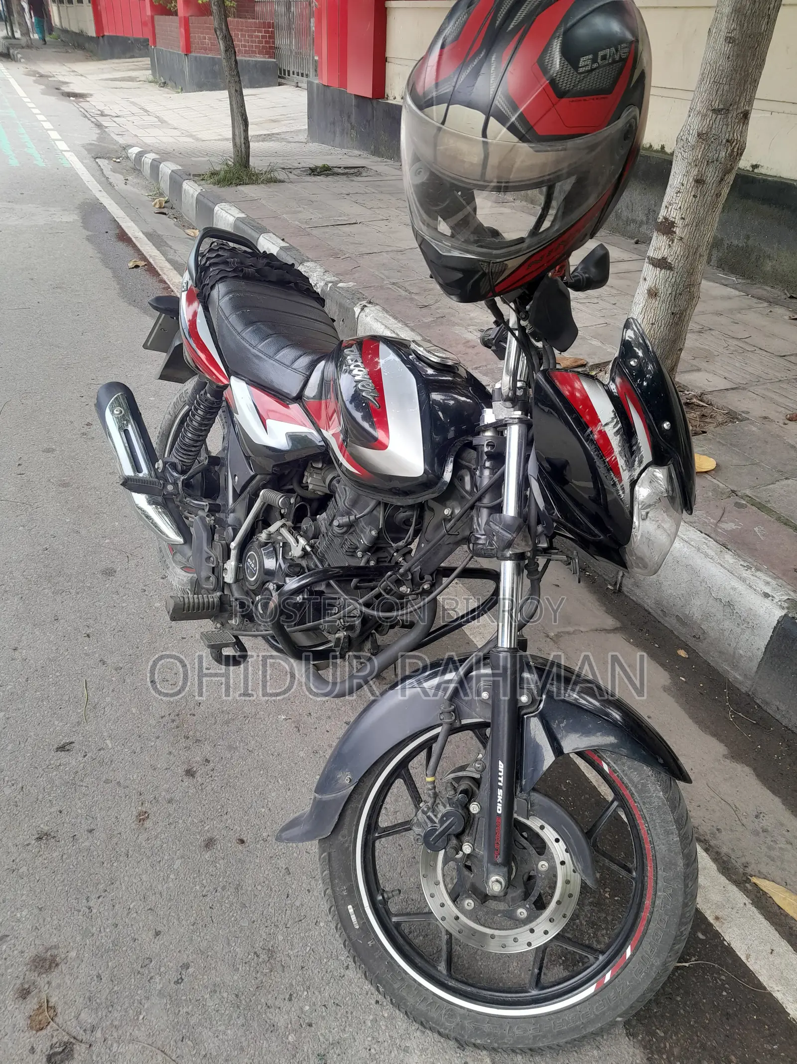 Bajaj Discover 125 2024 Black