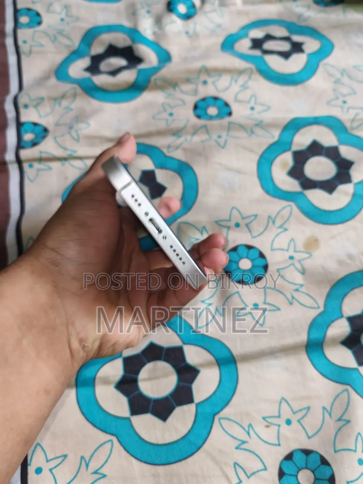 অ্যাপল আইফোন ১৪ ১২৮ জিবি হোয়াইট