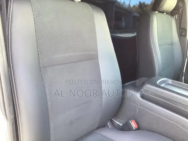 Toyota HiAce 2022
