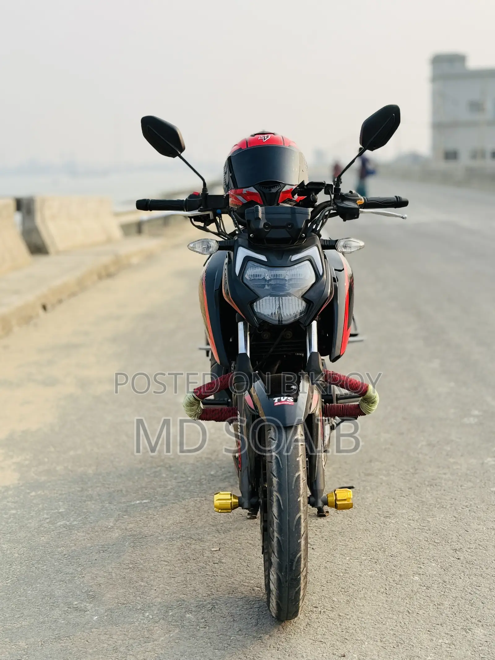 TVS Apache RTR 160 4V 2025 Black