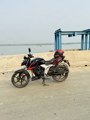 TVS Apache RTR 160 4V 2025 Black