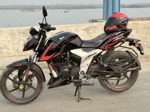 TVS Apache RTR 160 4V 2025 Black