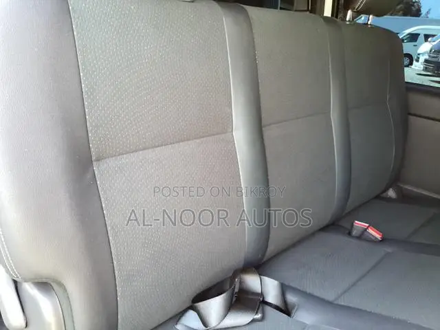 Toyota HiAce 2022