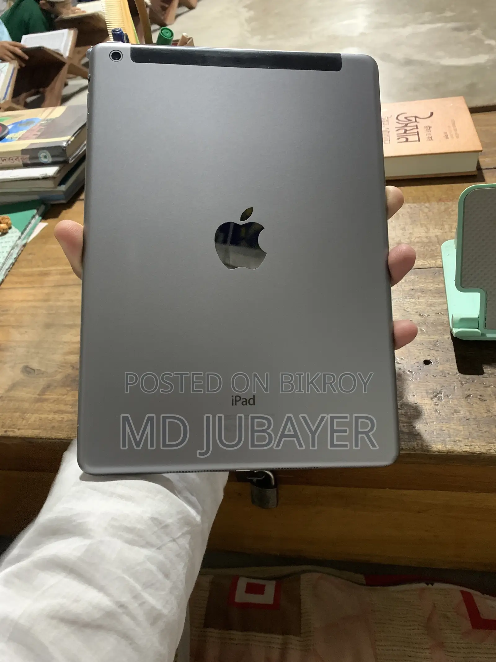 Apple iPad Air 32 GB Gray