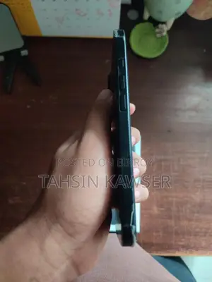 New Apple iPhone 16 128 GB Black
