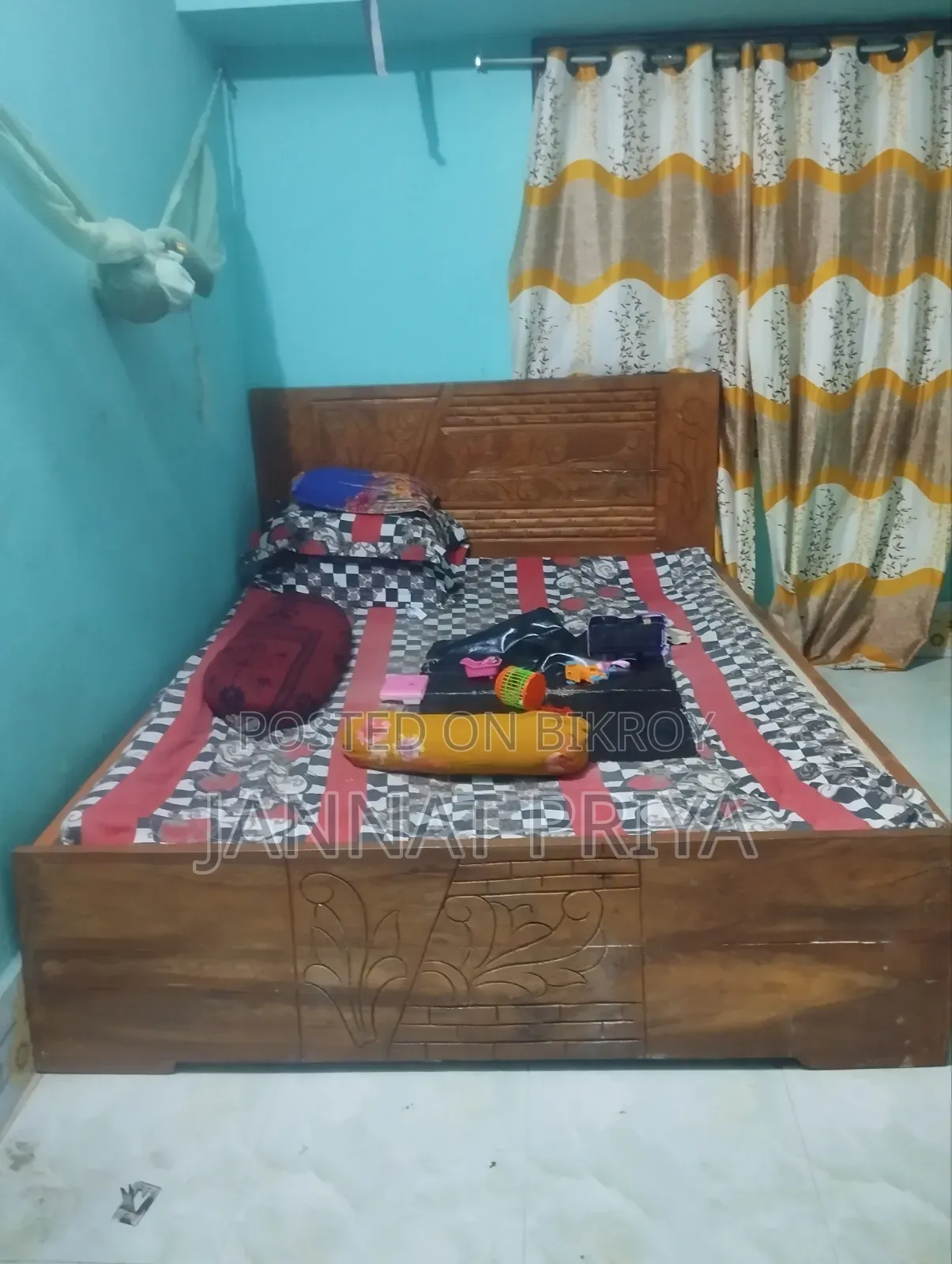 এই খাটটি বিক্রি হবে