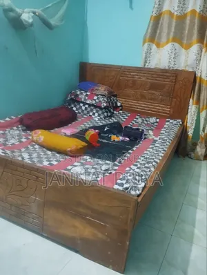 এই খাটটি বিক্রি হবে