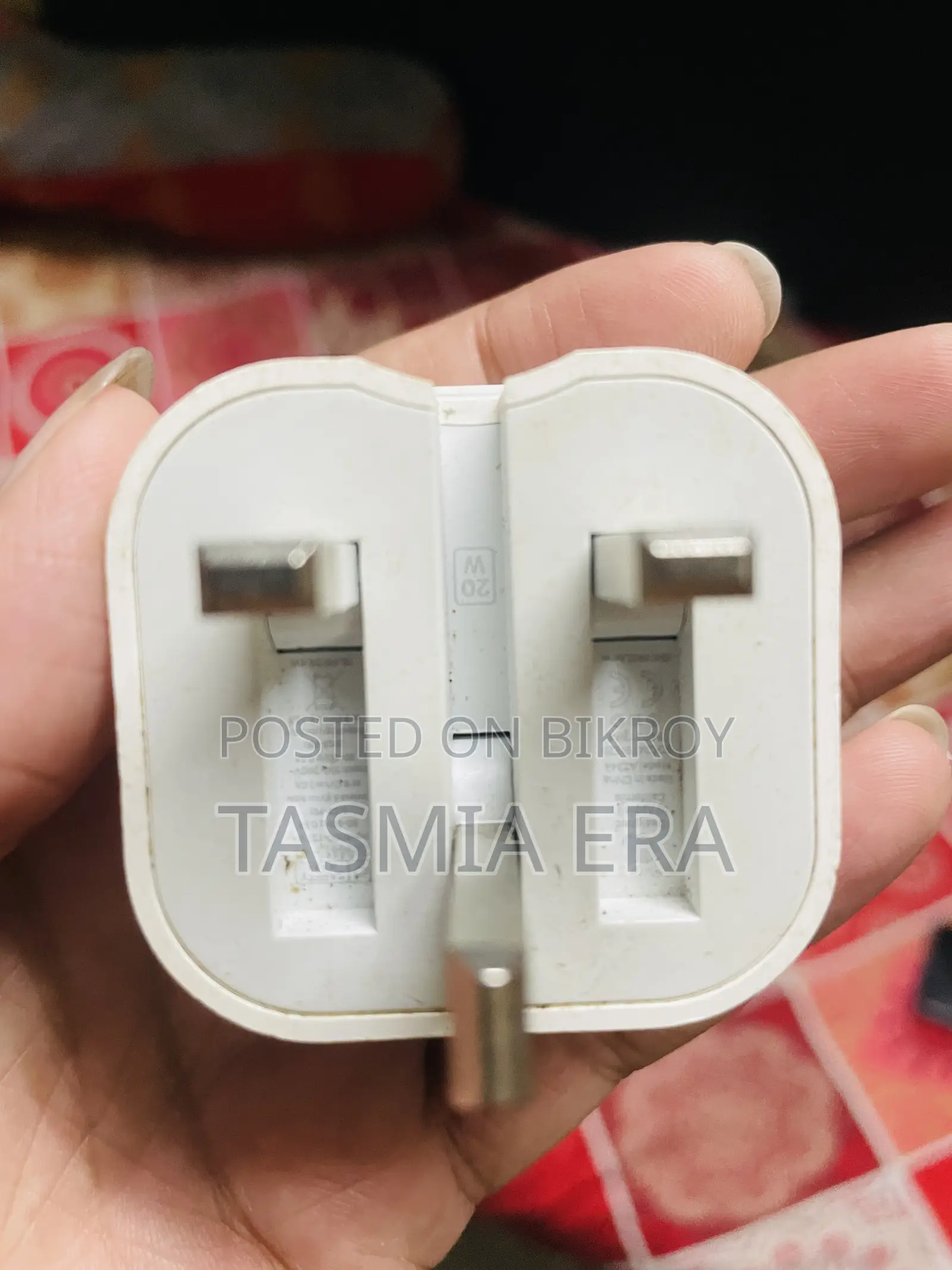 অ্যাপল অরিজিনাল ৩ পিন ২০ ওয়াট অ্যাডাপ্টার